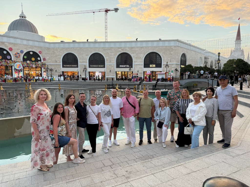 Посещение парка 'Легенд', восточный колорит, национальное шоу, шопинг